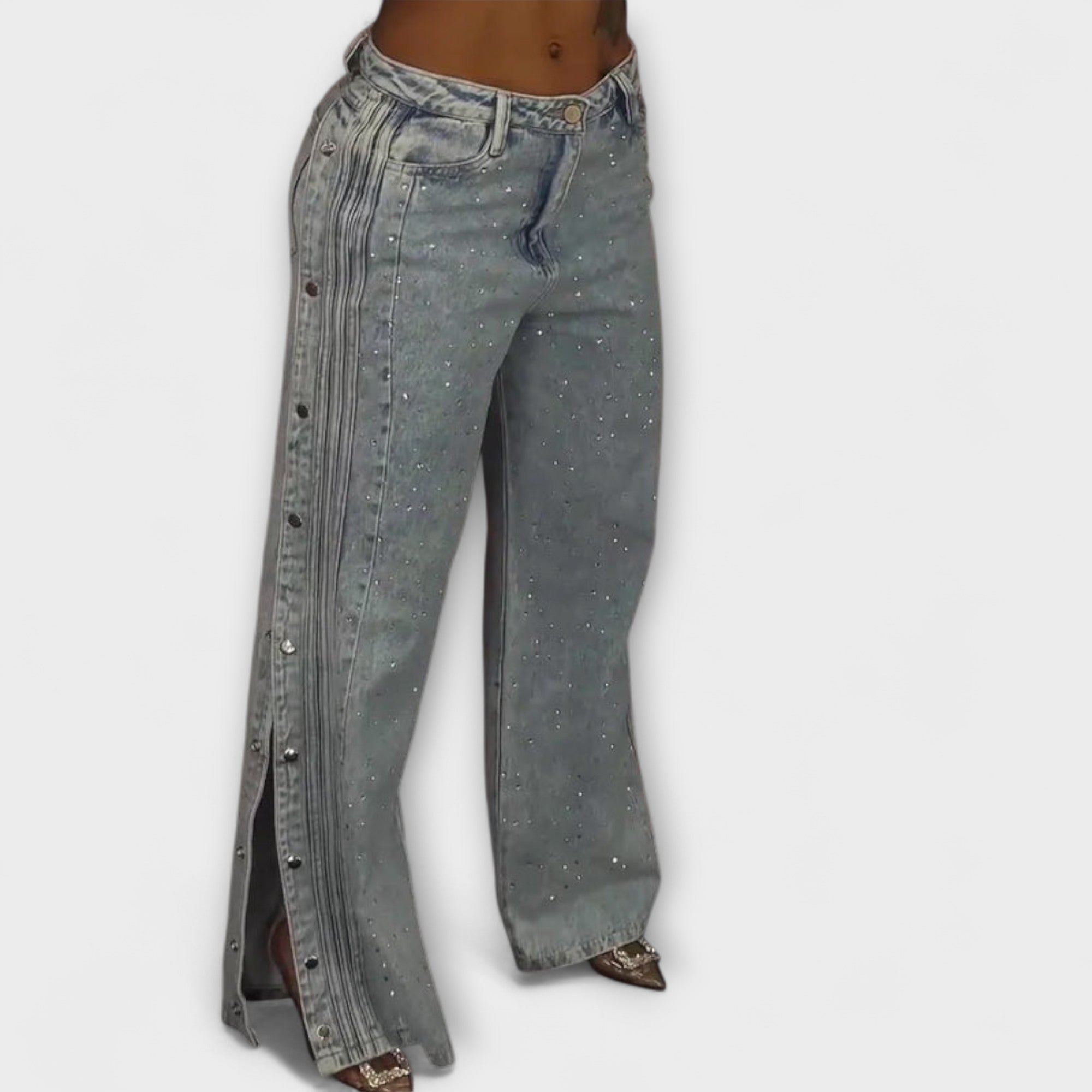 Nola - Høytlivsjeans dekorert med rhinestones og sidelommer