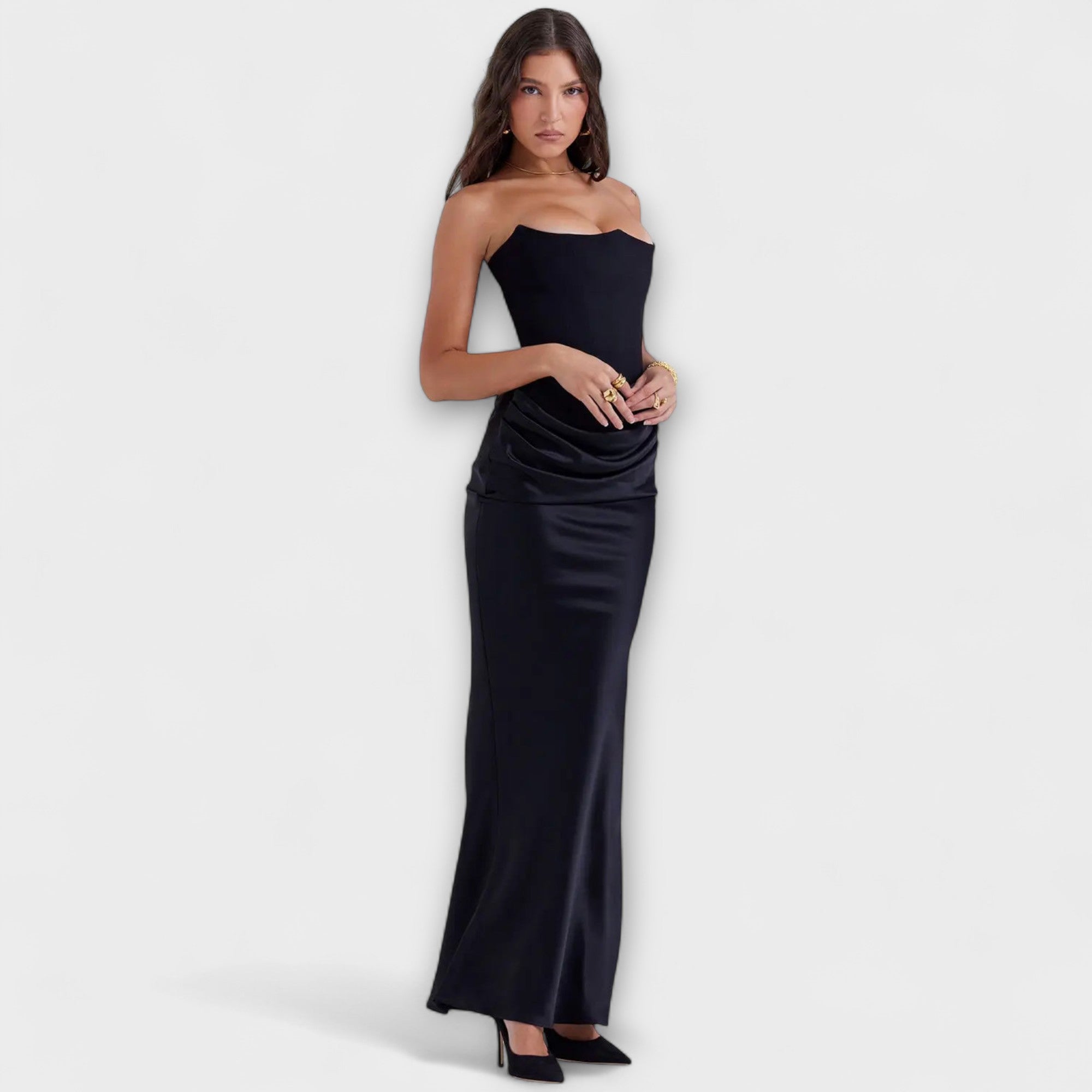 Off-Shoulder Sateng Maxi Kjole med Drapering