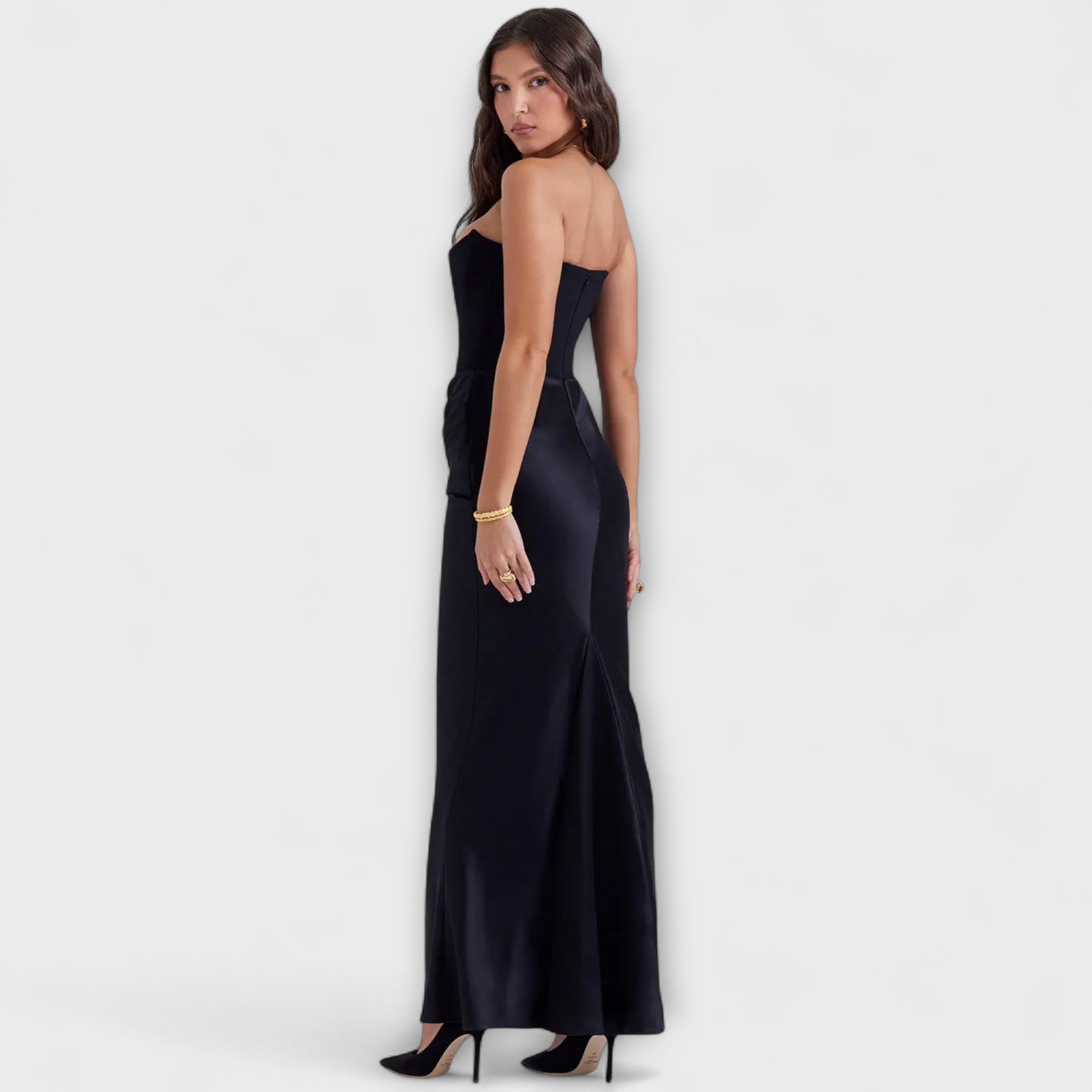 Off-Shoulder Sateng Maxi Kjole med Drapering