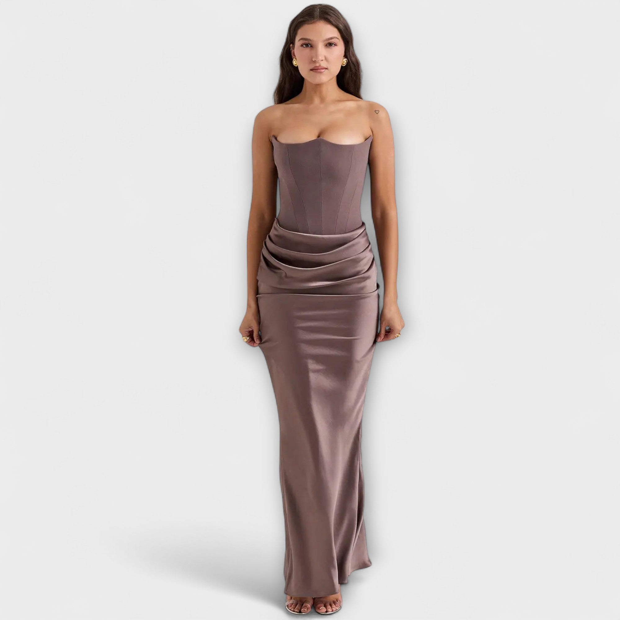 Off-Shoulder Sateng Maxi Kjole med Drapering