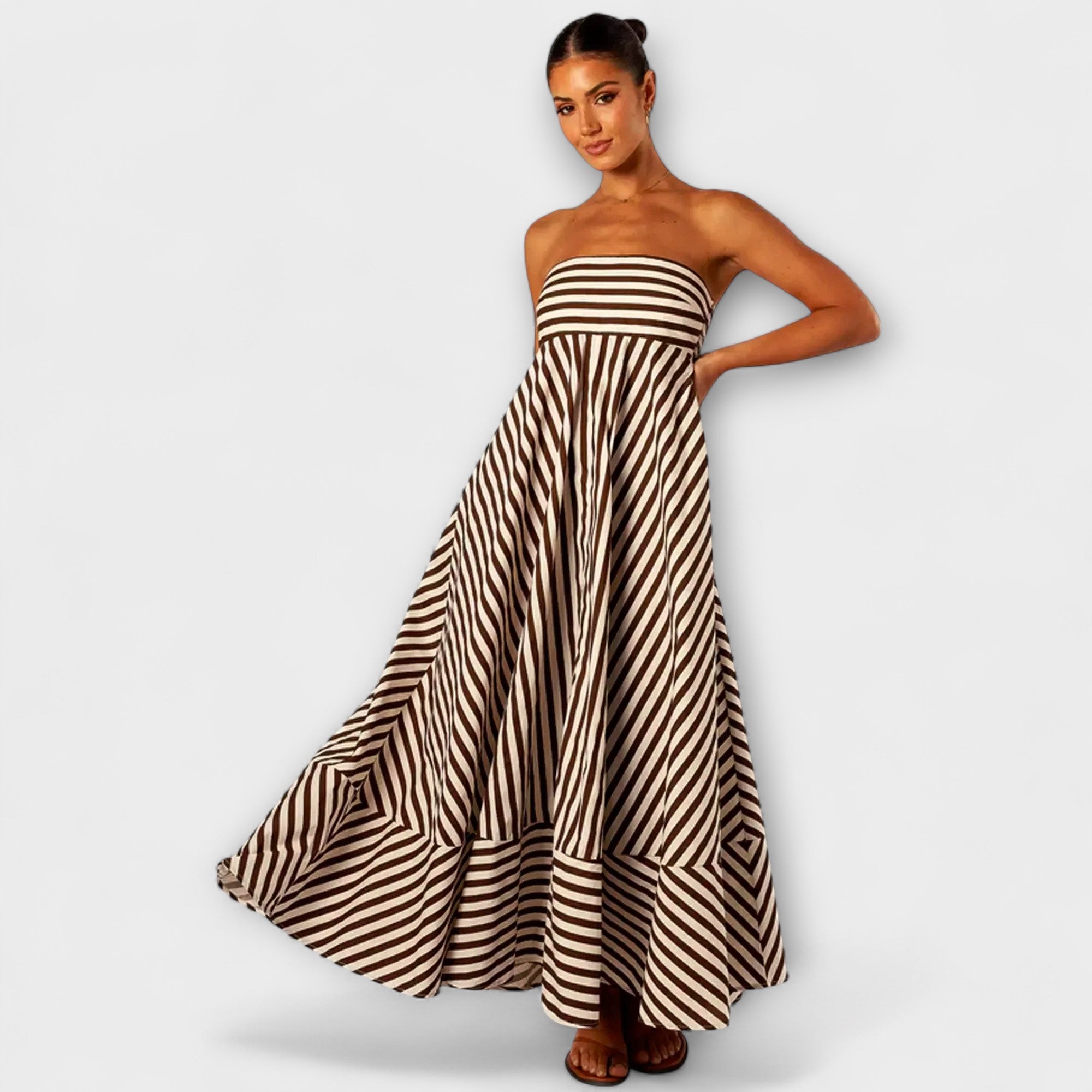 Nattlig Sjarm Ruffle Maxi Kjole