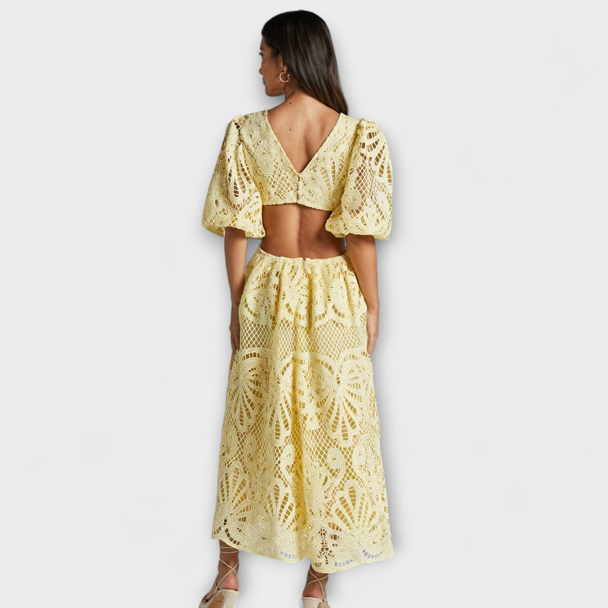 Elegant Kjole med Delikate Detaljer