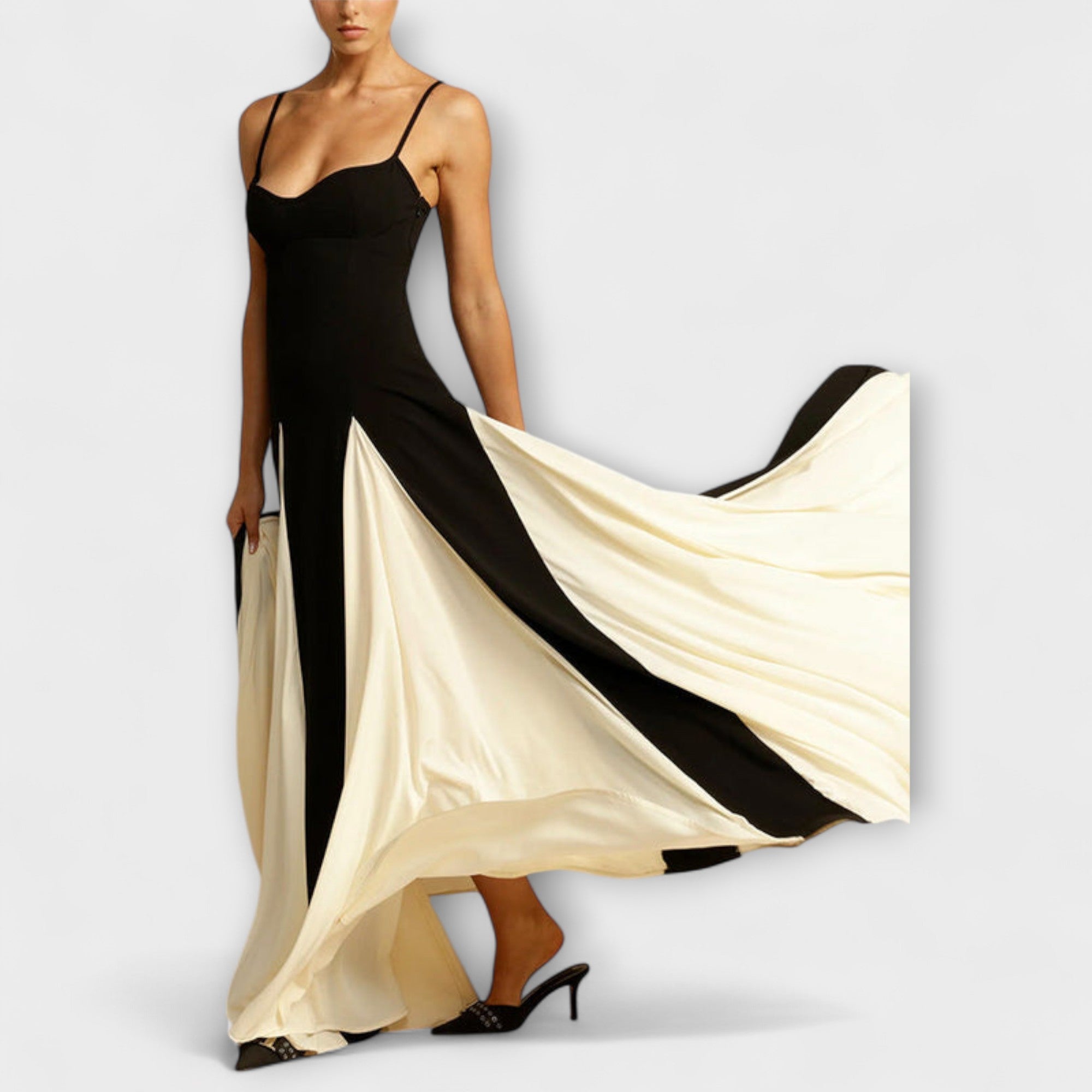 Ember - Klassisk Eleganse A-Linje Maxi Kjole med Tyllpaneler