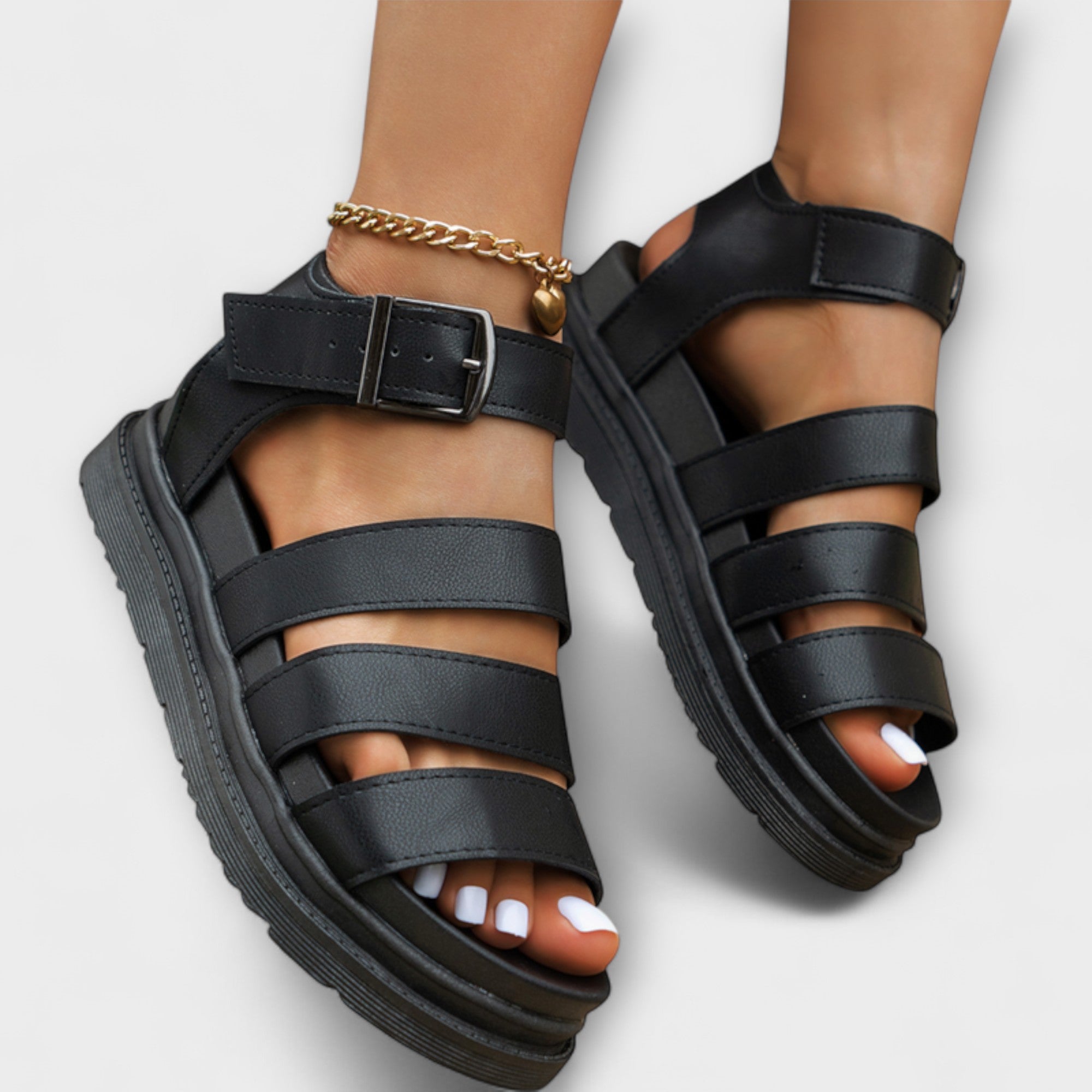 Renee – Sandaler med Flere Remmer og Spenne