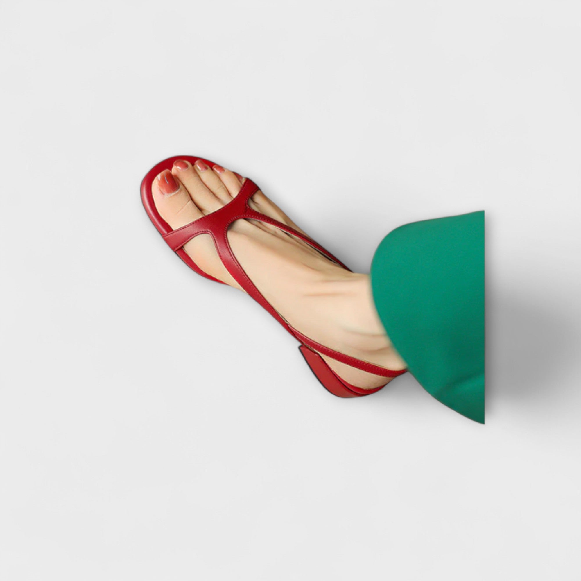 Evelyn - Elegante Flate Sandaler Minna med Raffinert Finish