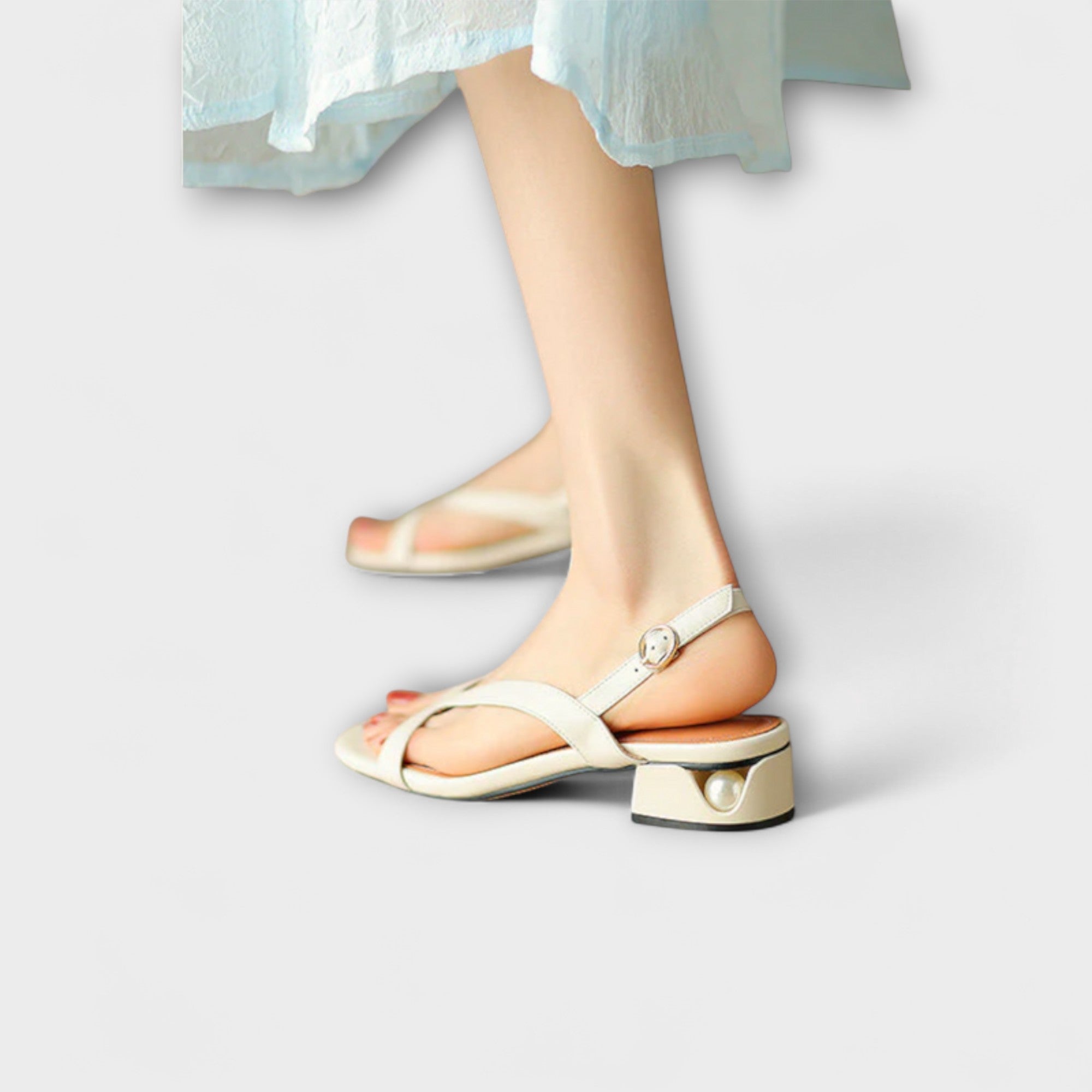 Evelyn - Elegante Flate Sandaler Minna med Raffinert Finish