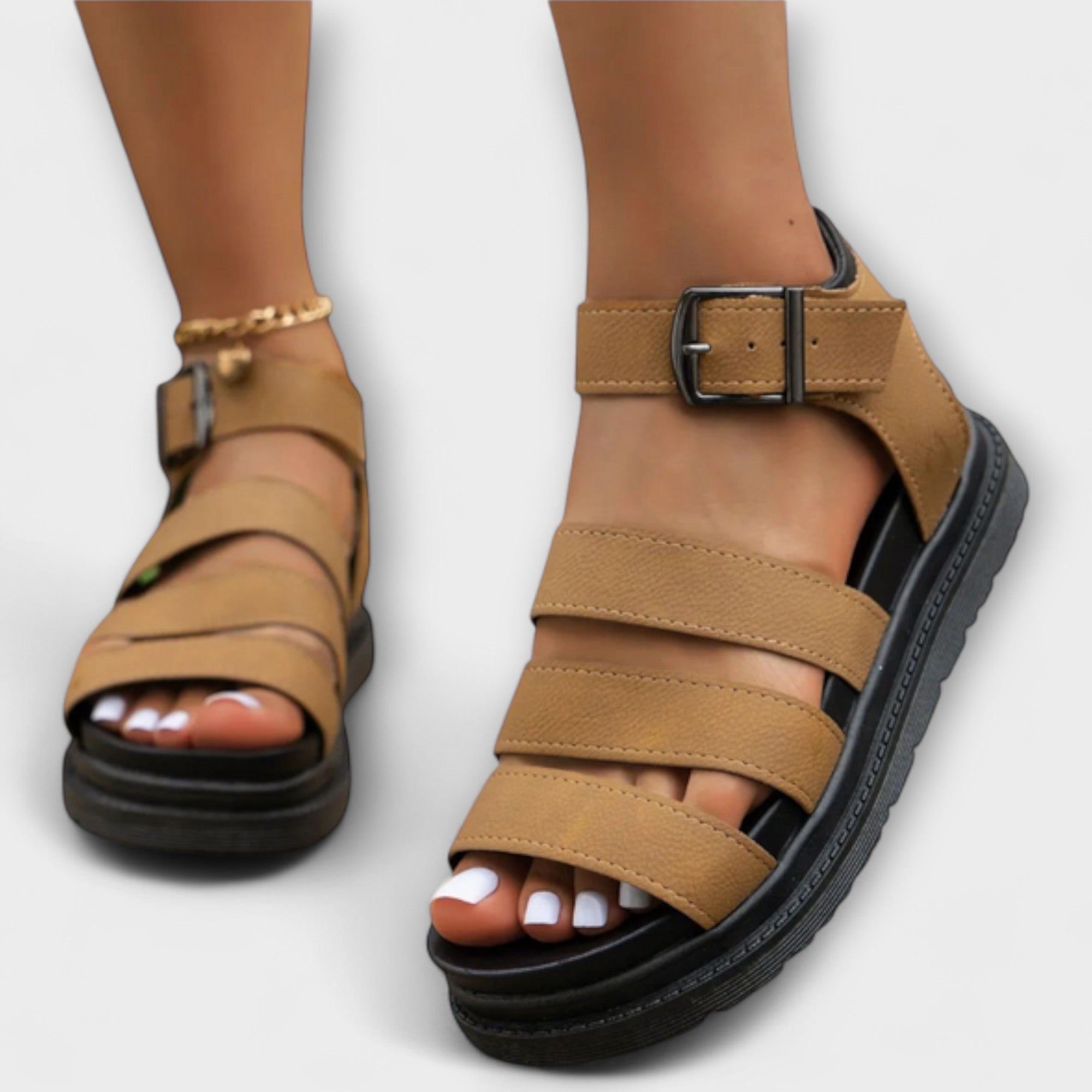 Renee – Sandaler med Flere Remmer og Spenne