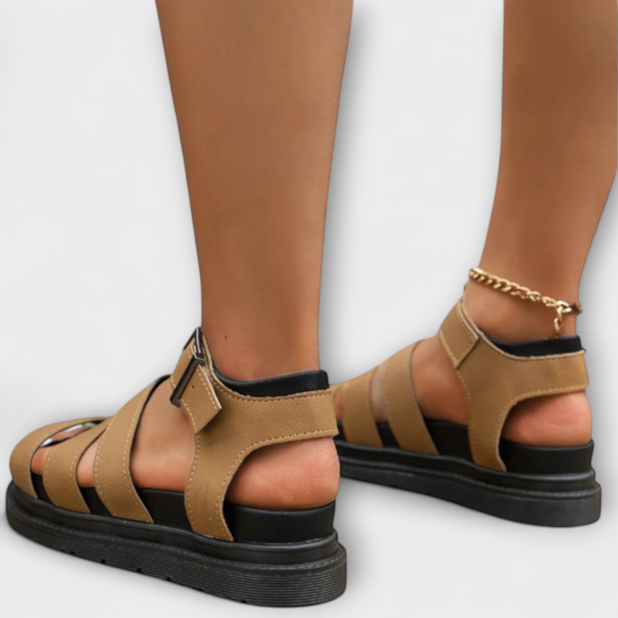 Renee – Sandaler med Flere Remmer og Spenne