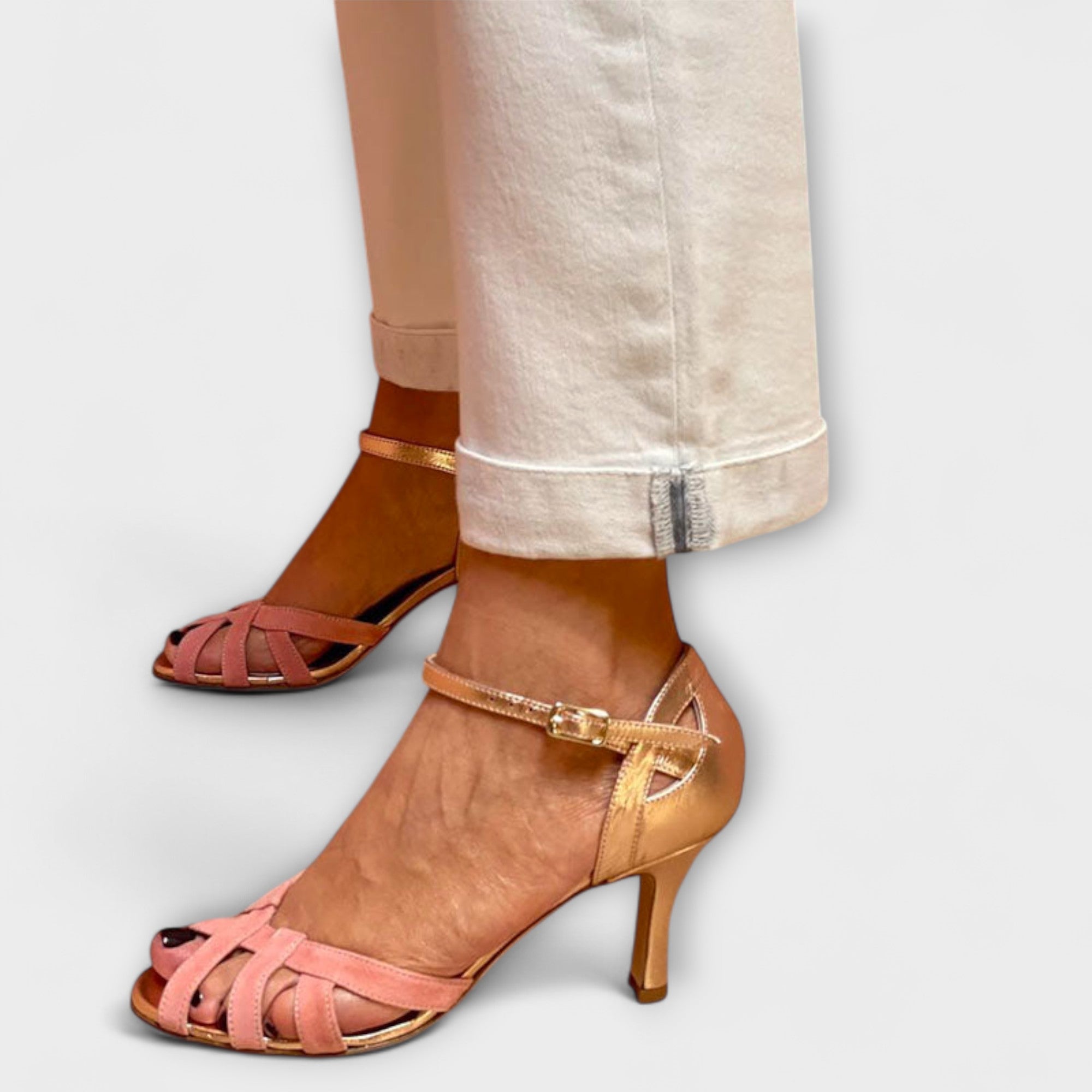 Calista – Glamour i Gull og Rosa