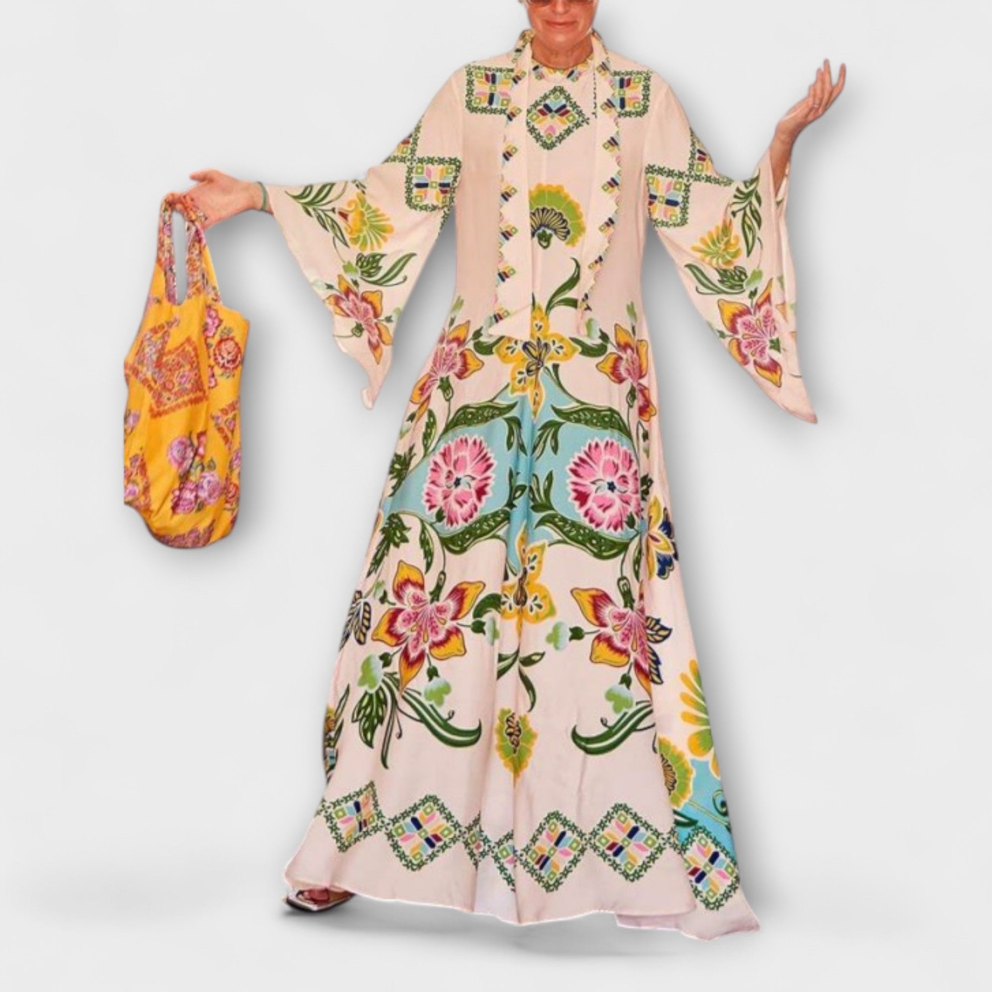 Lisa - Elegant Maxi Kjole med Blomsterprint og Flytende Design