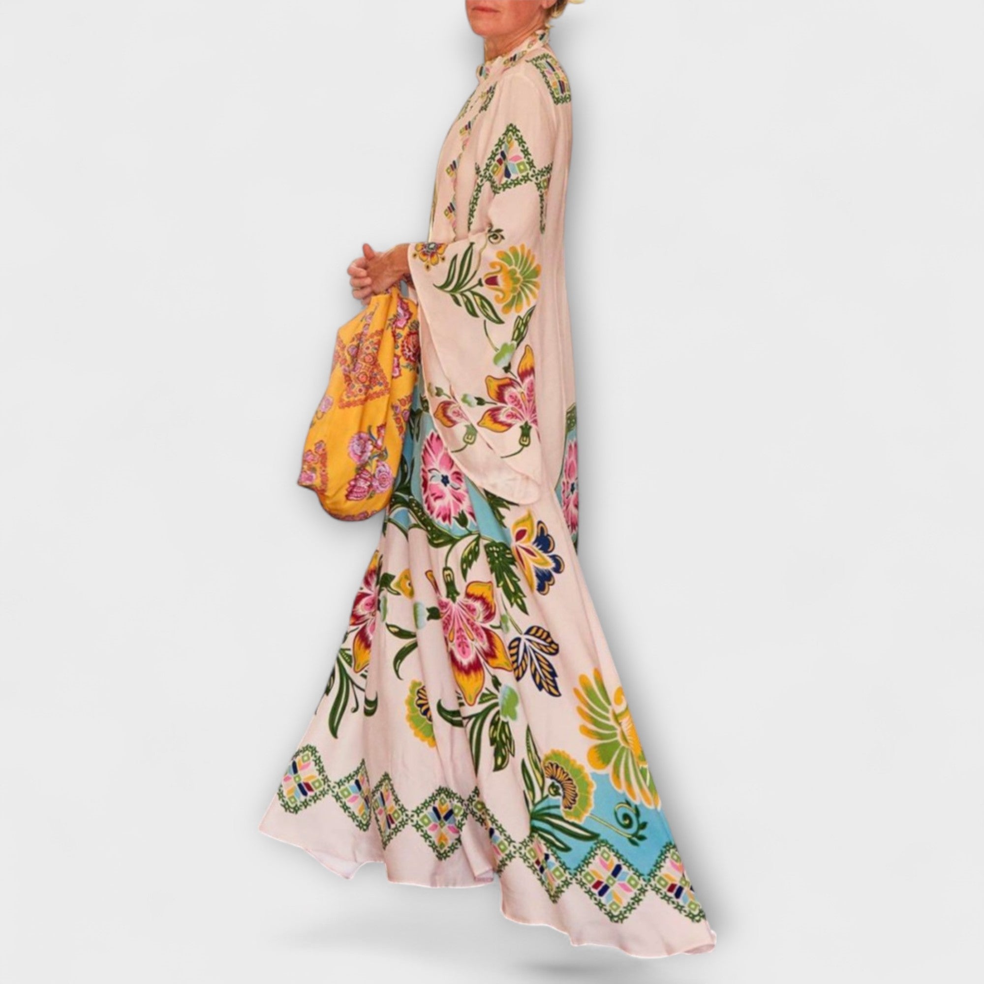 Lisa - Elegant Maxi Kjole med Blomsterprint og Flytende Design
