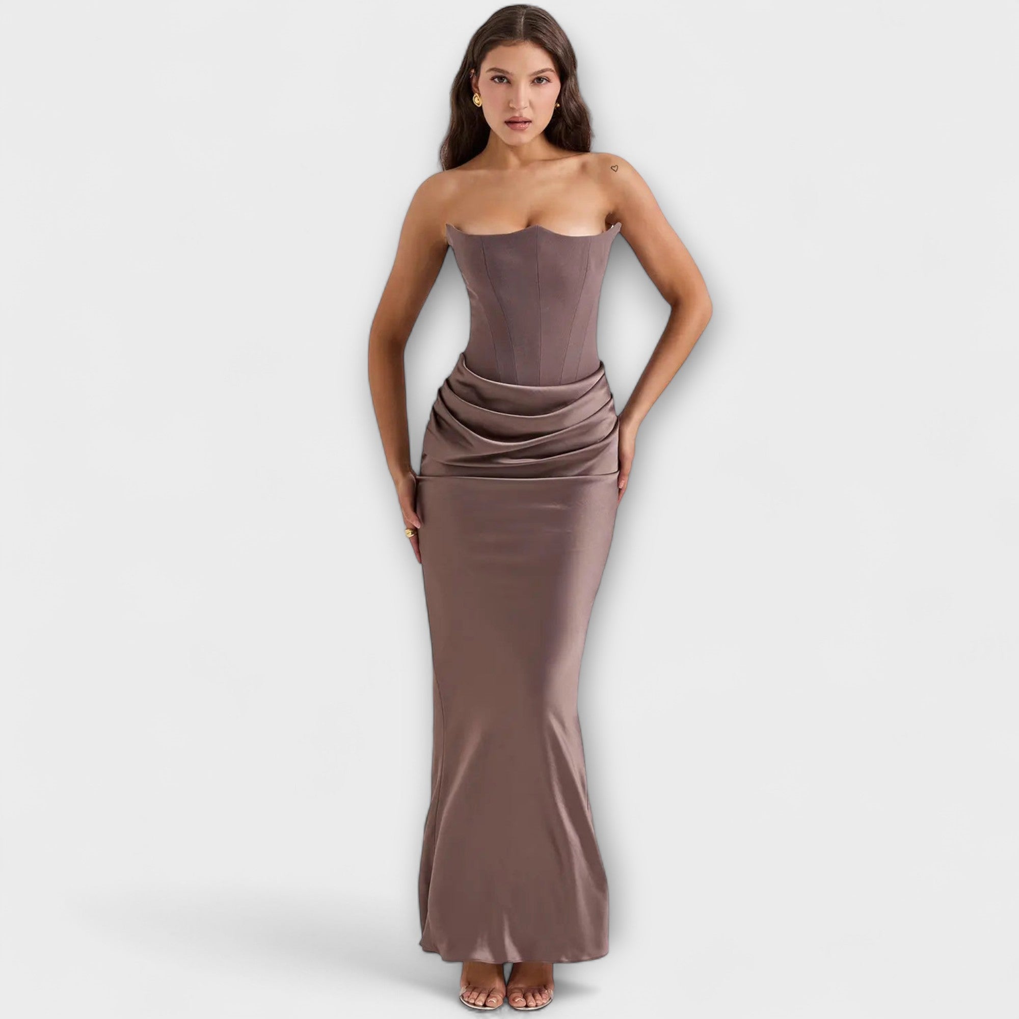 Off-Shoulder Sateng Maxi Kjole med Drapering